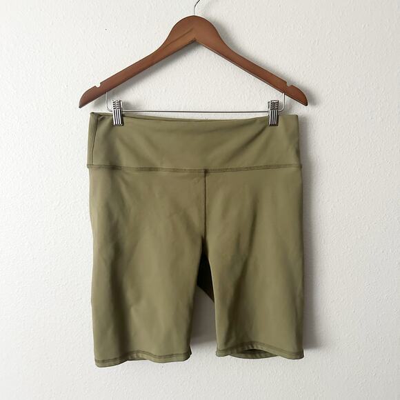Fabletics Green Olive Powerhold Workout Exercise Bike Shorts Women’s Size XXL - Picture 2 of 10